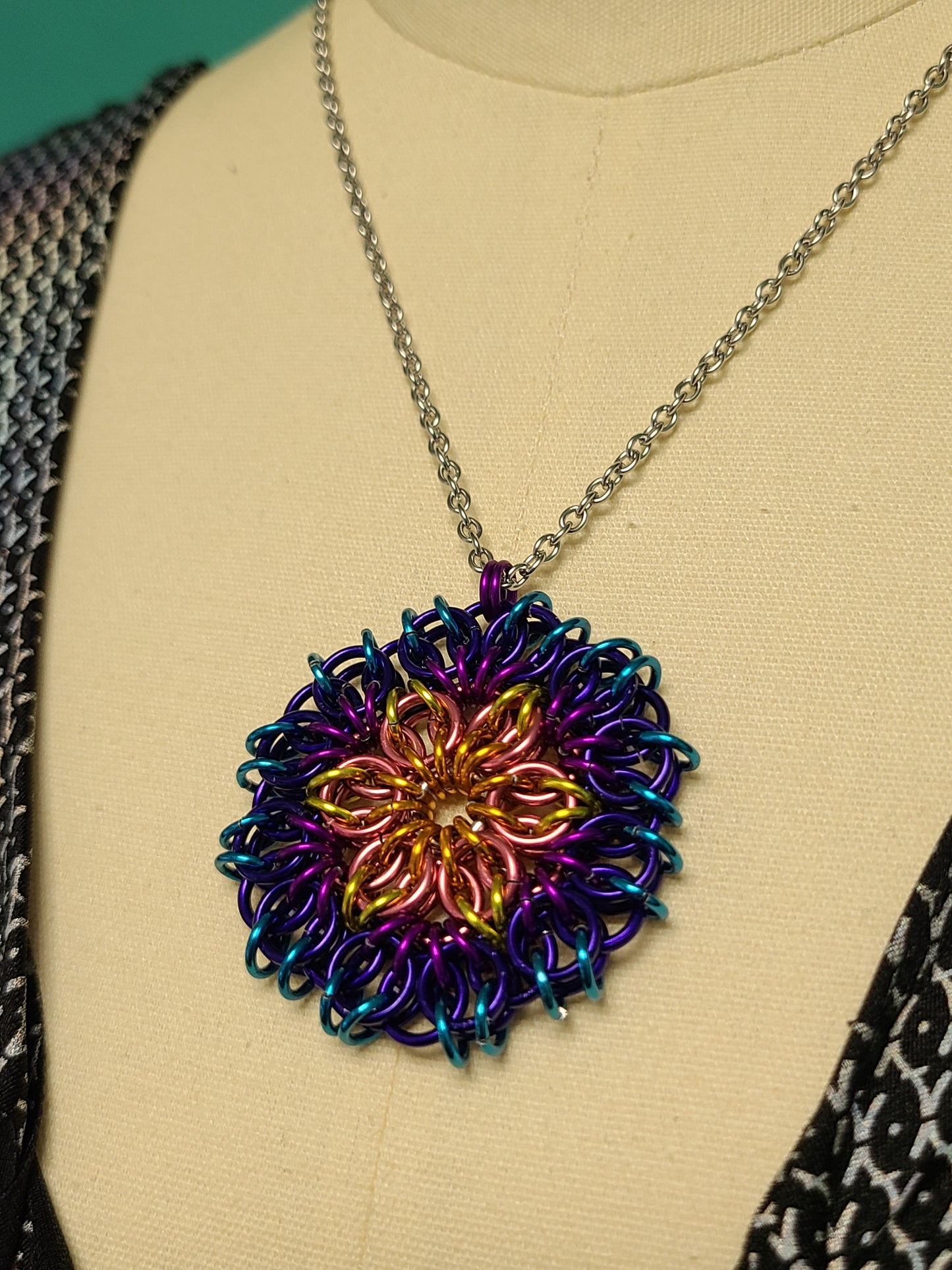 Chainmail Mandala Necklace - Purple/Blue