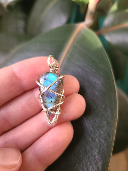 Wire Wrap Labradorite Pendant